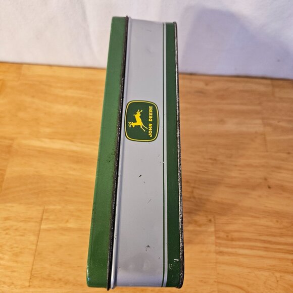 John Deere Collectible Tin Officially Licensed Product. ITEM #1943 - Picture 4 of 7